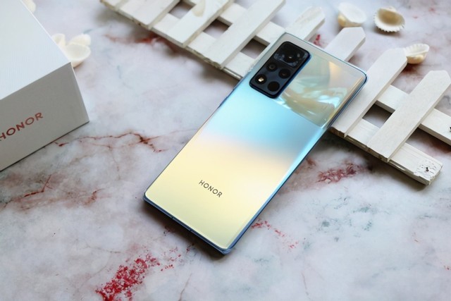 荣耀v数字旗舰全方位对比:荣耀v40优势是这些