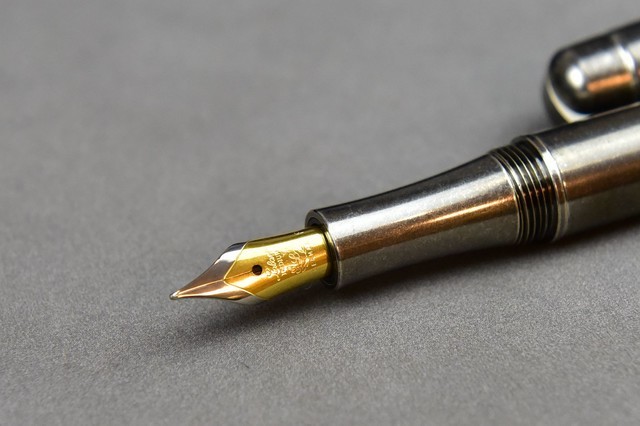 它可能是唯一一支走出国门的中国钢笔，梵蒂冈教皇曾用它签署文件