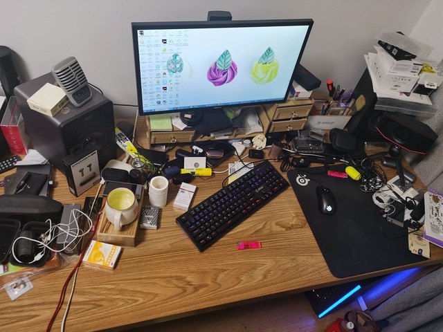本想买对真力音响放书桌上,结果花了900块买了对惠威完美收心