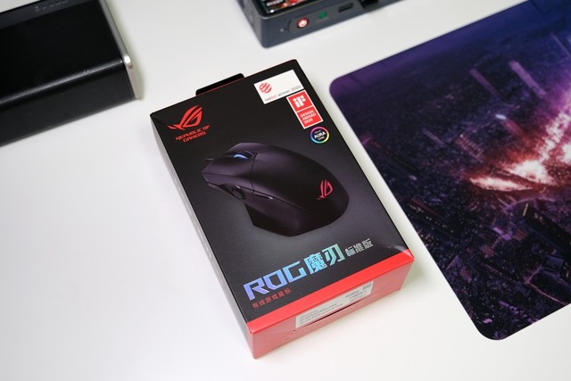 为电竞而生的摇杆设计,浅谈华硕ROG魔刃标准版