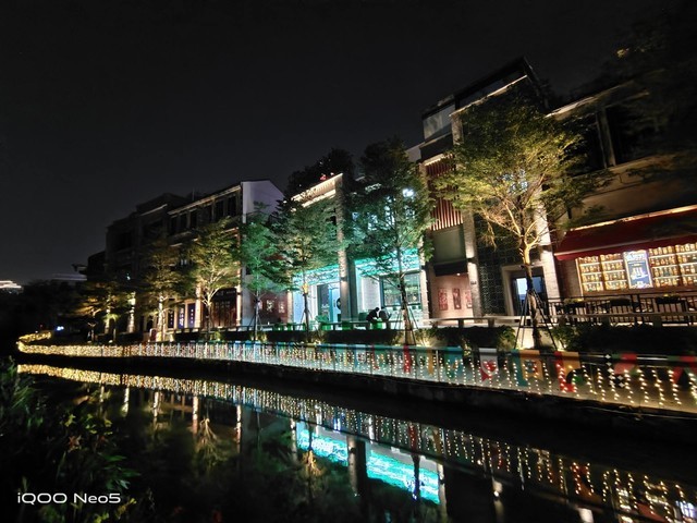 拍照出色,性能极佳,iqoo neo5两千档的全能小钢炮