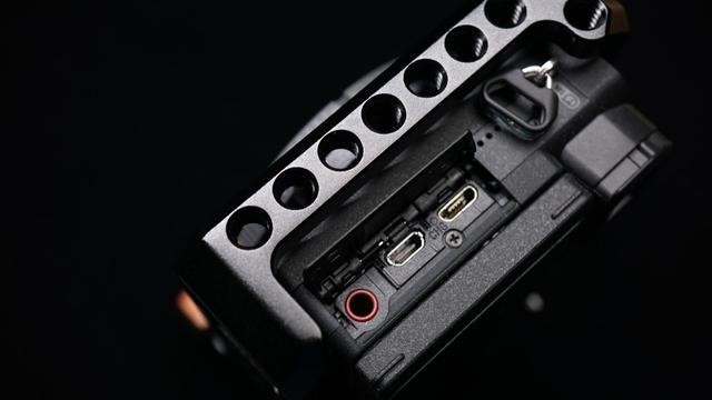 升级我的装备 - 斯莫格SmallRig相机兔笼索尼A6400