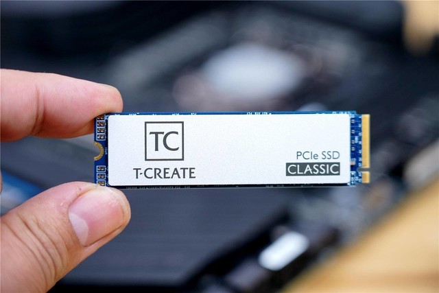 主控方面采用了慧荣sm2263xt,目前是慧荣在售