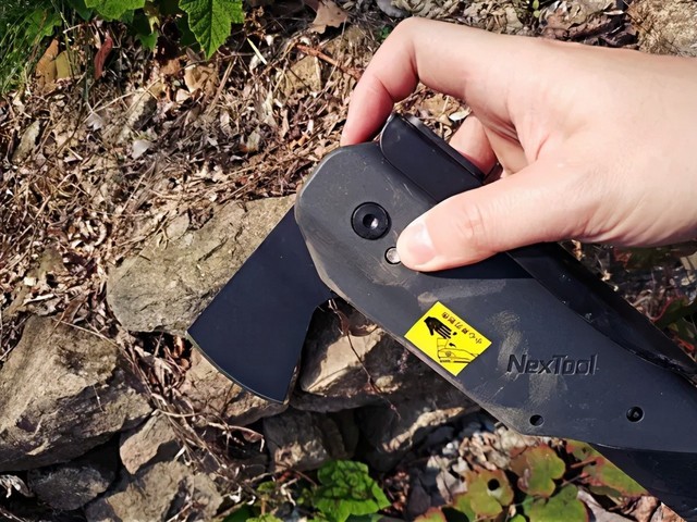 百变工具:纳拓户外雷神多功能铲