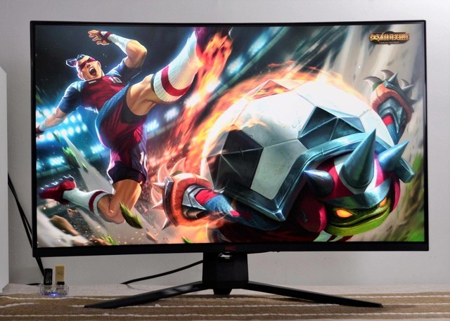 hkcsg32c浓厚电竞风清晰画质更有沉浸感