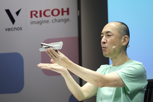 精致小巧易上手 怡可拍360°全景相机正式发布