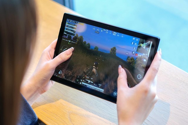 紫光展锐八核玩吃鸡就选台电m40平板