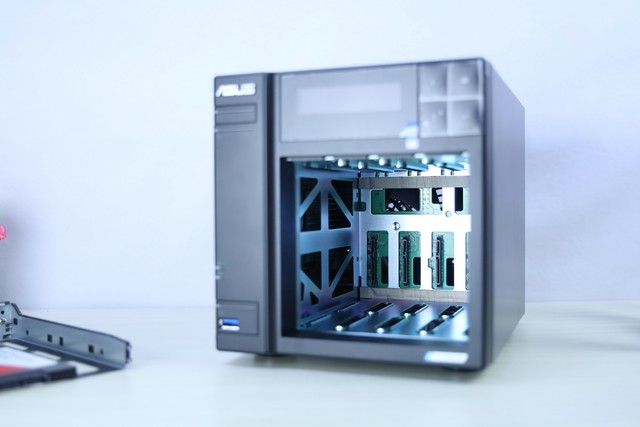 首发双M.2接口+双2.5G网口 华硕AS6604T使用体验