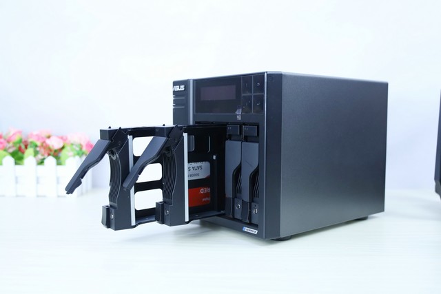 首发双M.2接口+双2.5G网口 华硕AS6604T使用体验