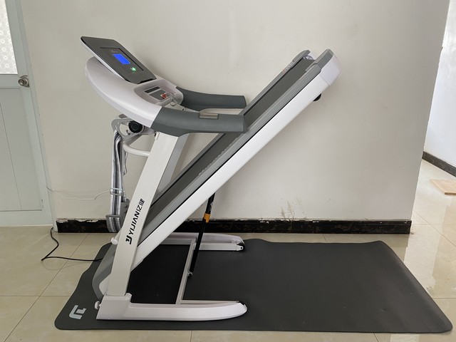 智能操控静音折叠解决用户痛点?亿健精灵elf跑步机体验