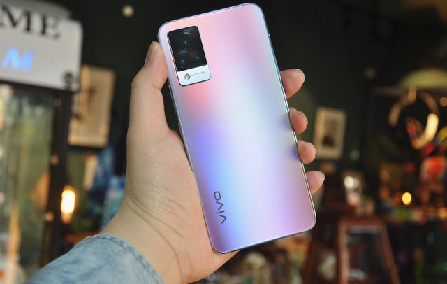 vivo S9测评:自拍性能全面升维,轻薄旗舰岂止于美