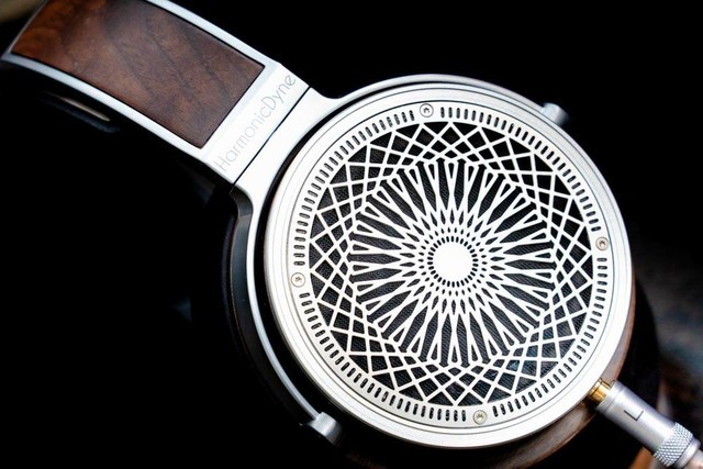 öħ֮Zeus˹ڹԼ۱HiFi