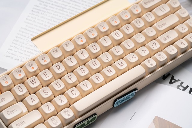 什么键盘打字声音小 ChMkKmC0aGmIDxifAAOEiKPt2ZcAAPwgwPmkWsAA4Sg729.jpg