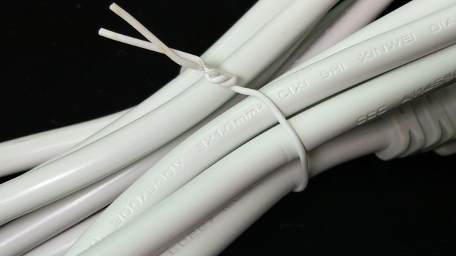 家用排插线长且自带分控开关设计——奥睿科NBI-5A排插简评