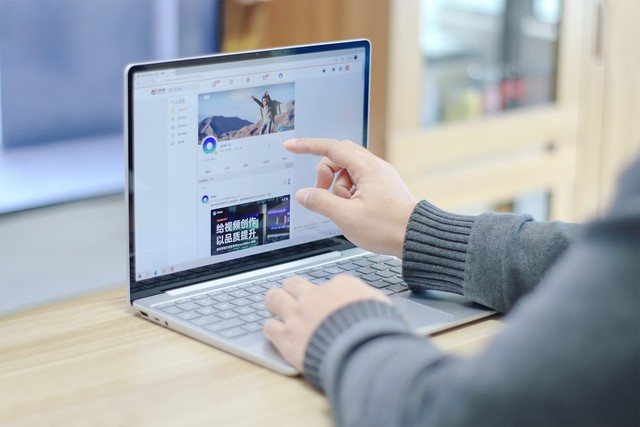 最便携的田牌轻薄本|Surface Laptop Go体验