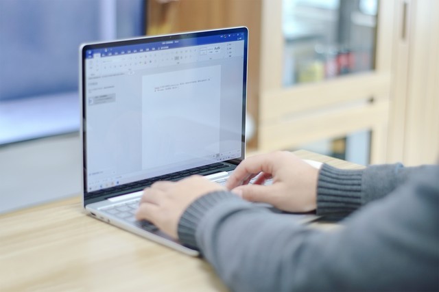 最便携的田牌轻薄本|Surface Laptop Go体验
