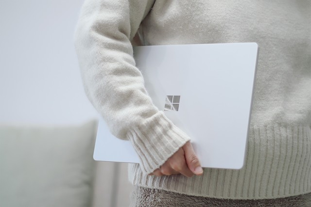 最便携的田牌轻薄本|Surface Laptop Go体验