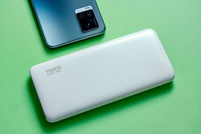vivo 18W 双向快充移动电源评测:出差旅游必备装备