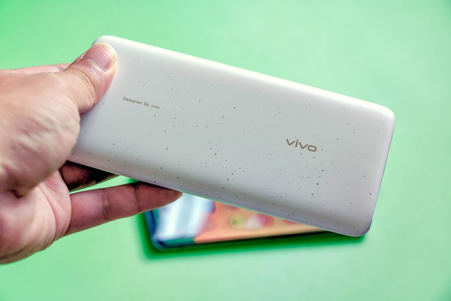 vivo 18W 双向快充移动电源评测:出差旅游必备装备