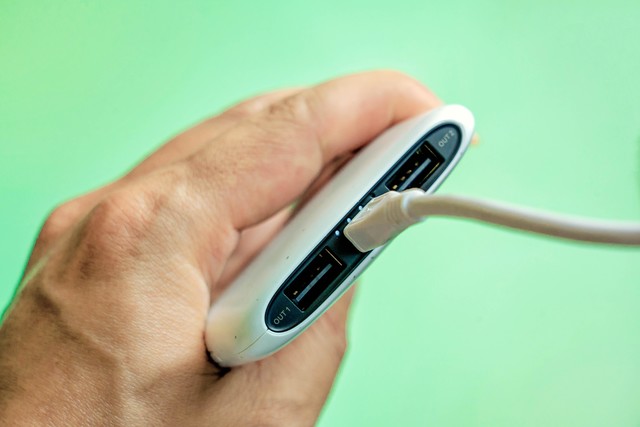 vivo 18W 双向快充移动电源评测:出差旅游必备装备
