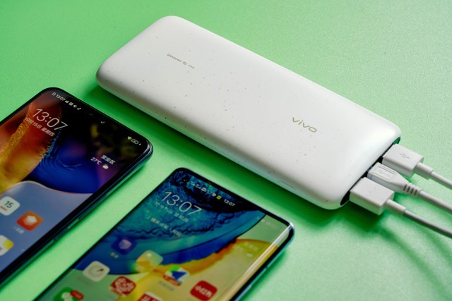 vivo 18W 双向快充移动电源评测:出差旅游必备装备
