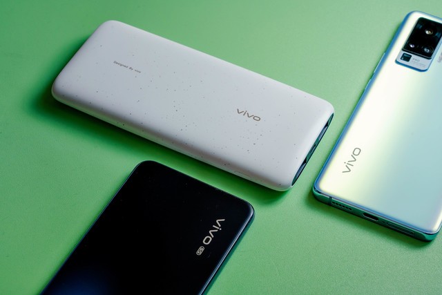 vivo 18W 双向快充移动电源评测:出差旅游必备装备