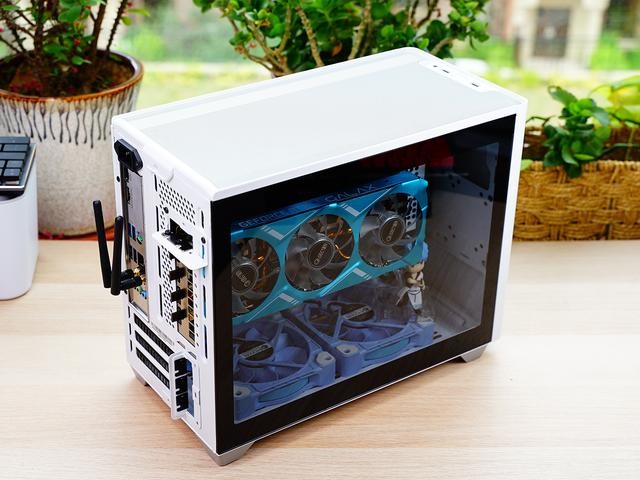 i5+B460+2060S攒ITX主机,蓝天白云般的配色,充满了夏天的气息