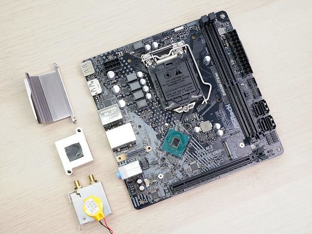 i5+B460+2060S攒ITX主机,蓝天白云般的配色,充满了夏天的气息