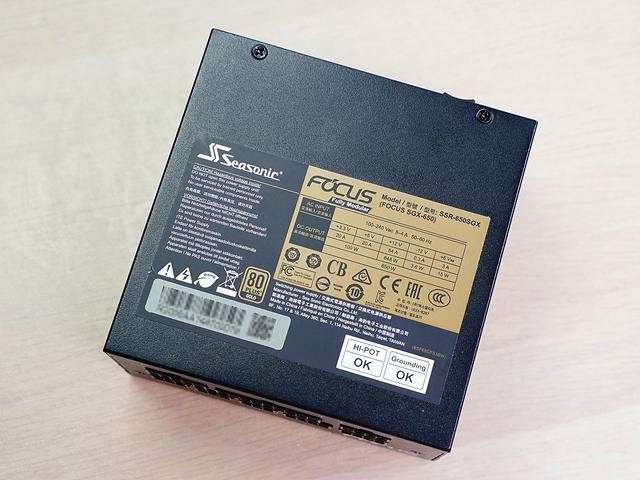 i5+B460+2060S攒ITX主机,蓝天白云般的配色,充满了夏天的气息
