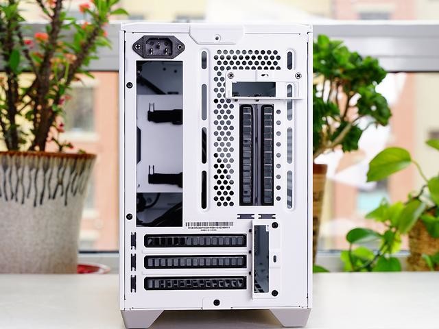 i5+B460+2060S攒ITX主机,蓝天白云般的配色,充满了夏天的气息