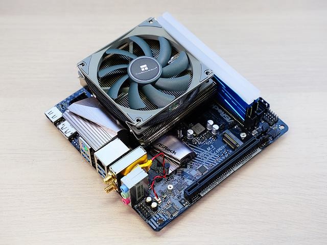 i5+B460+2060S攒ITX主机,蓝天白云般的配色,充满了夏天的气息