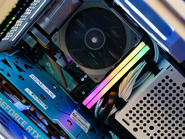 i5+B460+2060S攒ITX主机,蓝天白云般的配色,充满了夏天的气息