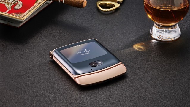 motorola razr刀锋5G折叠手机发布,重铸经典