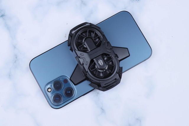 游戏党不可错过的手机散热器再也不用担心手机发烫了