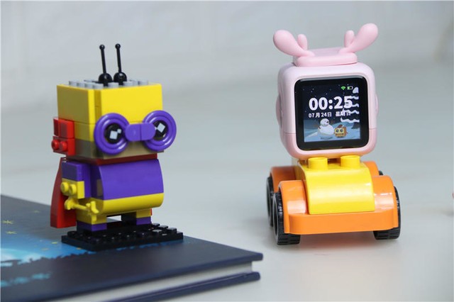 家长不用愁,启蒙教育就这么简单!小木百变悟空点读机器人体验