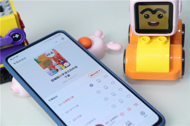 家长不用愁,启蒙教育就这么简单!小木百变悟空点读机器人体验