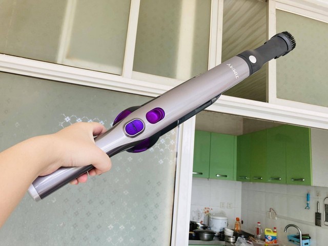 吉米P7小轻杆无线吸尘器体验:小巧便携吸力大,清洁好帮手