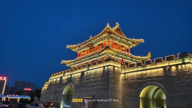 真我GT Neo:天玑1200处理器+6400万索尼主摄,年轻人的轻旗舰