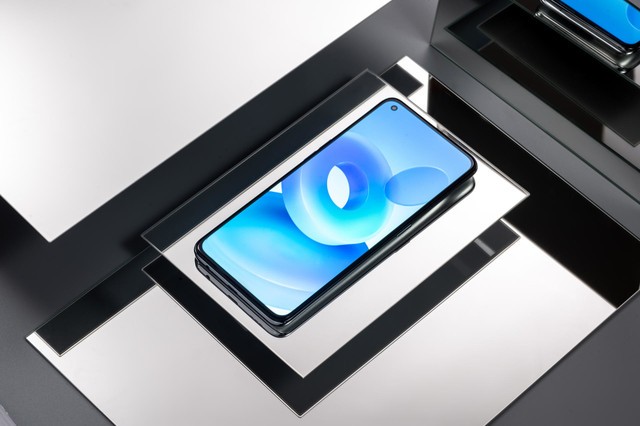 OPPO A95雅银色图赏:低调又不失典雅,2K价位颜值担当