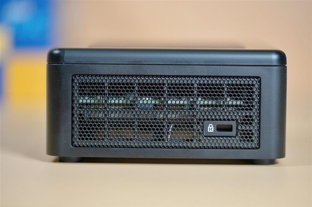 NUC11PAHi7ӢضIntelԱϿ