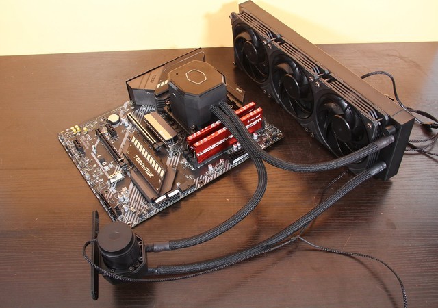 套板+顶级散热配RT魔龙是否对得起5.1G的10600KF?