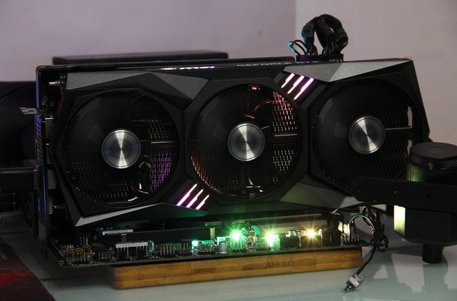 套板+顶级散热配RT魔龙是否对得起5.1G的10600KF?