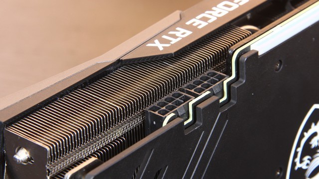 套板+顶级散热配RT魔龙是否对得起5.1G的10600KF?