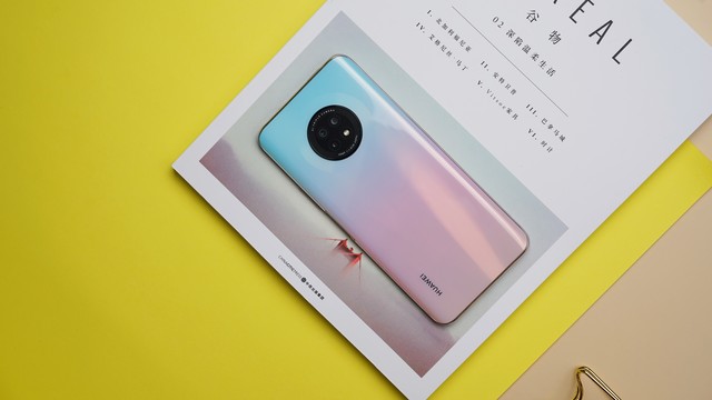 华为畅享20 plus樱雪晴空图赏:猛男专用樱粉色