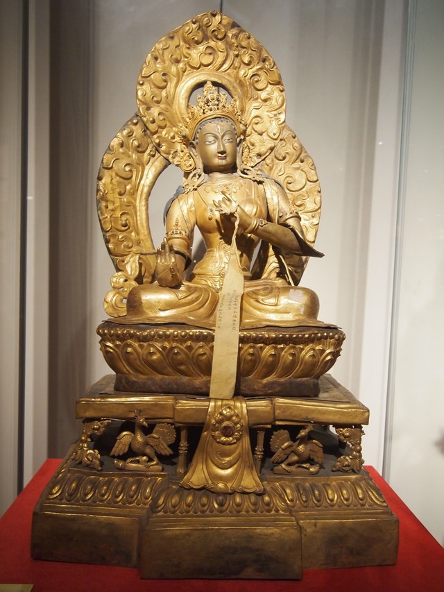 去南京博物院拍的铜鎏金佛造像图片