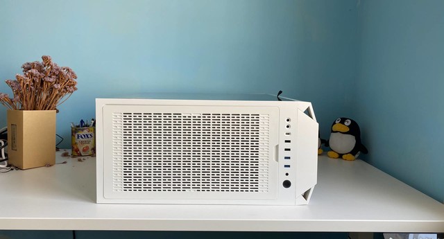 把显卡挂起来,让散热更通畅,鑫谷ATX3.0架构机箱对比实战