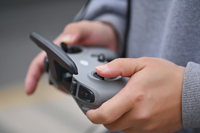 大疆DJI FPV无人机评测:兼备航拍与穿越的全能飞行器