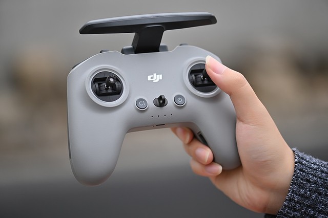 大疆DJI FPV无人机评测:兼备航拍与穿越的全能飞行器