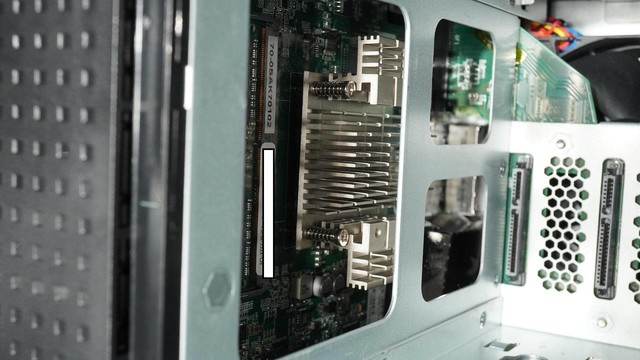 万兆NAS剪4K!威联通QNAP TS-532X+希捷酷狼