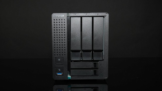 万兆NAS剪4K!威联通QNAP TS-532X+希捷酷狼